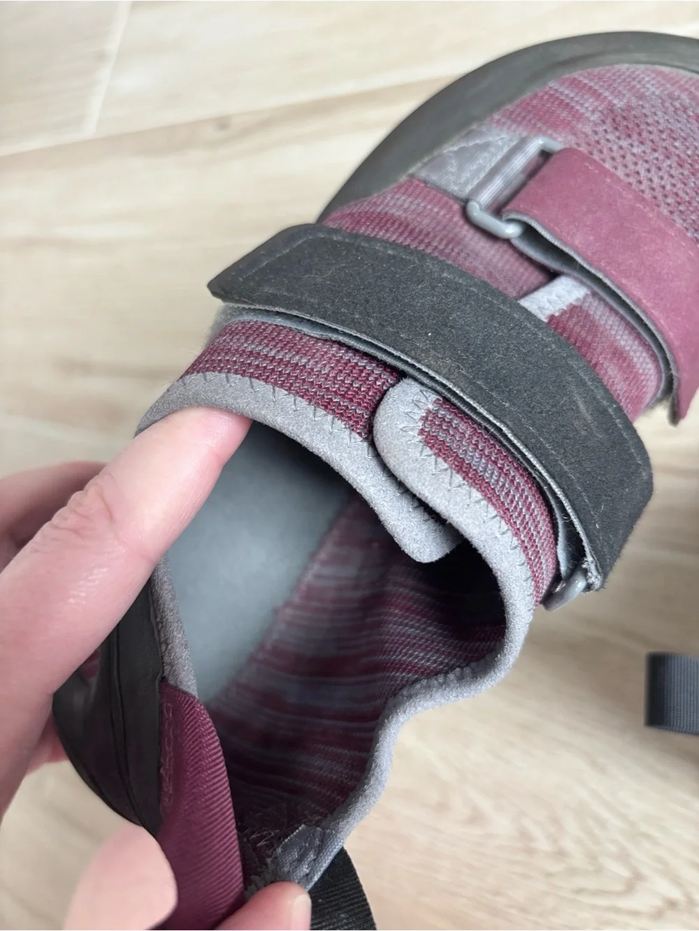 Black Diamond Momentum Climbing Shoes in Merlot Women’s Size 9.5